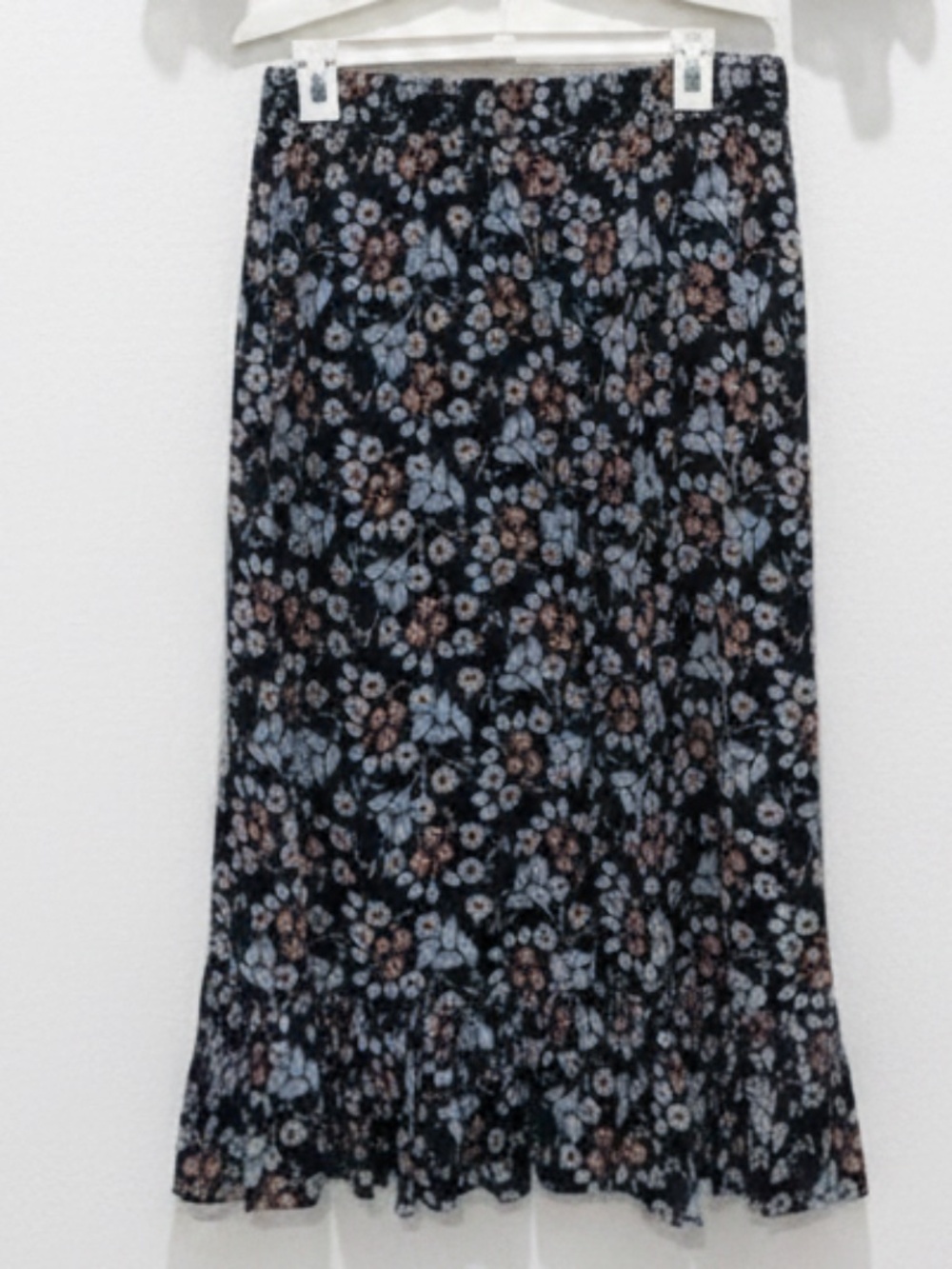 NWOT Loft Floral Boho Smocked Ruffle Tie Neck Blouse and matching skirt lg - Picture 3 of 3